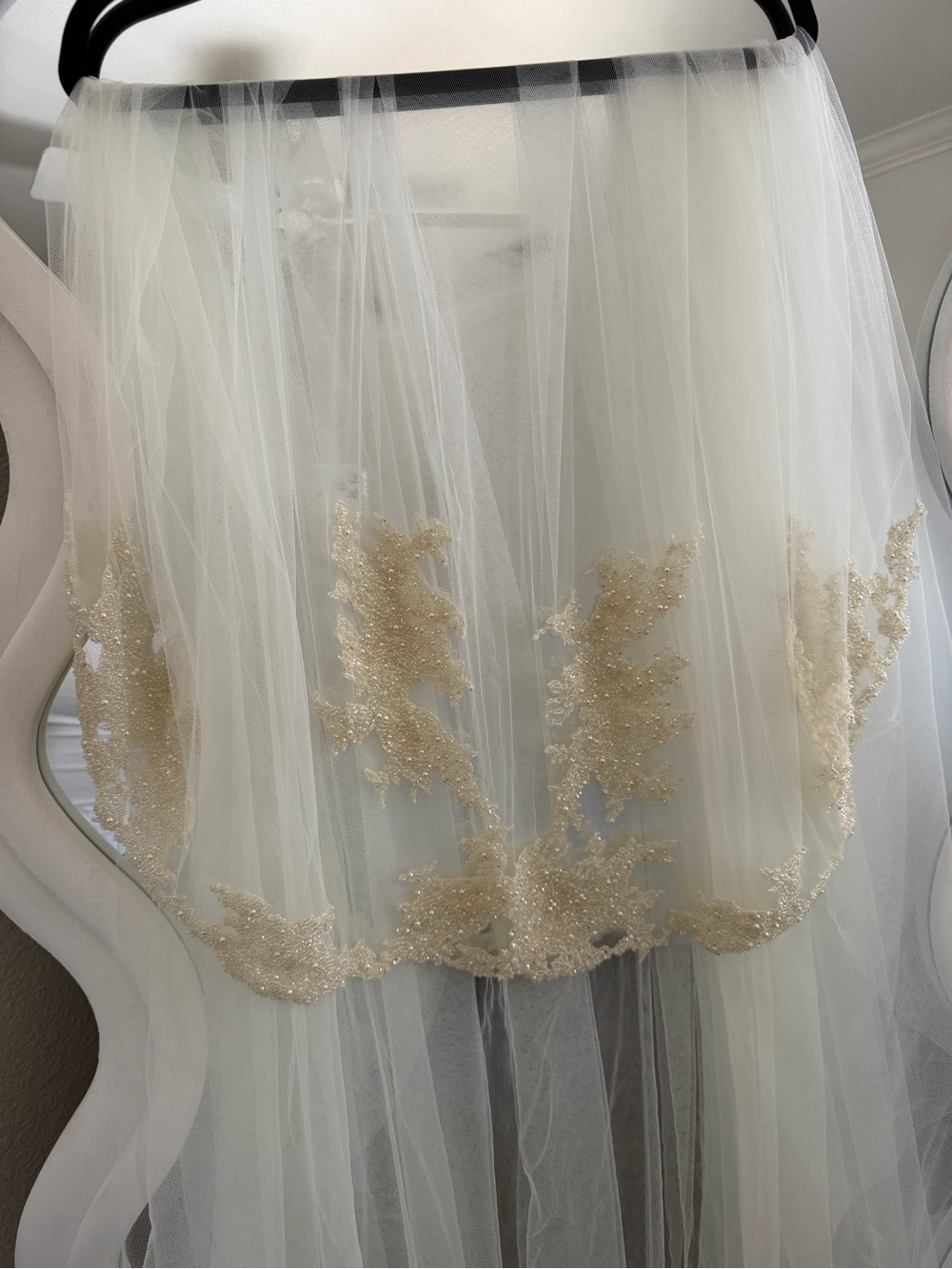 Kate Willa Roj Veil - Picture 8 of 10